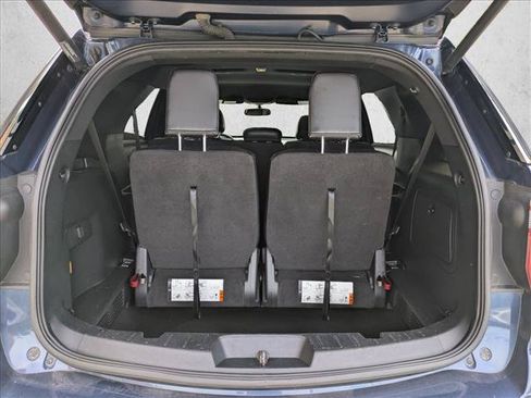 Used 2017 Ford Explorer XLT w/ Equipment Group 202A FWD image 6