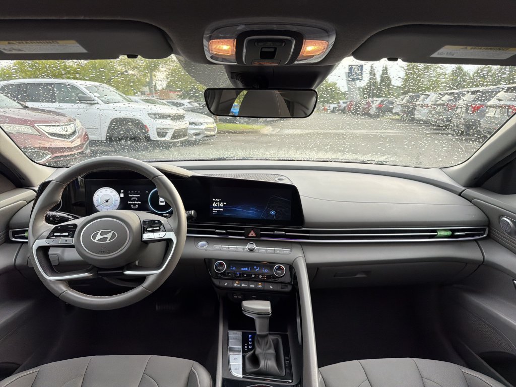 Used 2025 Hyundai Elantra SEL FWD image 18