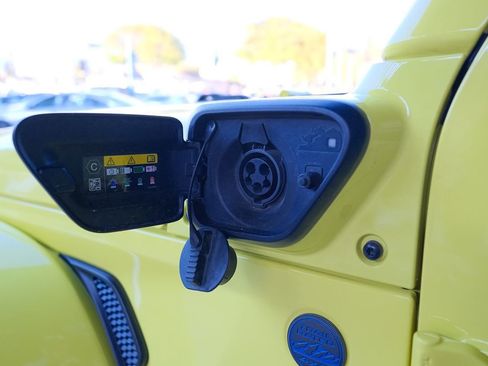 Used 2024 Jeep Wrangler Sport S w/ LED Headlamp & Fog Lamp Group image 39