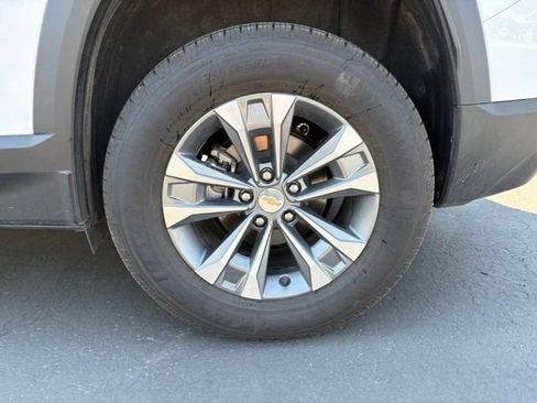 Used 2025 Chevrolet Equinox LT AWD/4WD image 9