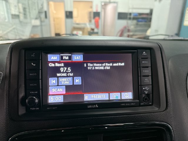 Used 2016 Dodge Grand Caravan R/T w/ Driver Convenience Group FWD image 15