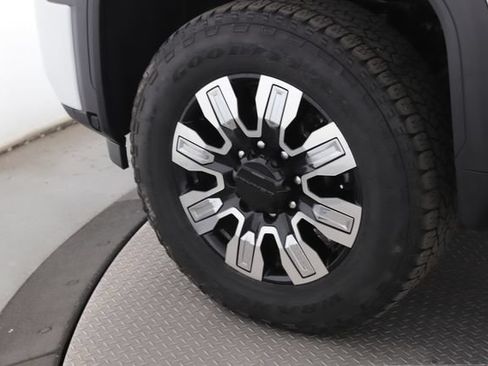 Used 2024 GMC Sierra 2500 Denali w/ Denali Reserve Package AWD/4WD image 13