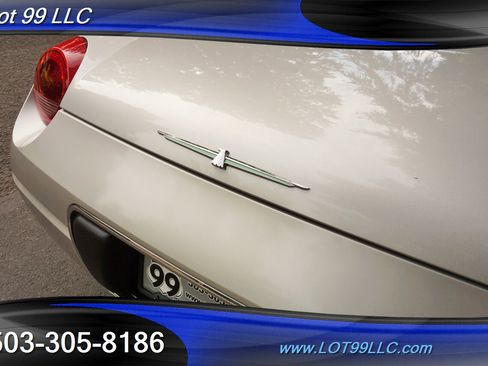 Used 2004 Ford Thunderbird image 29