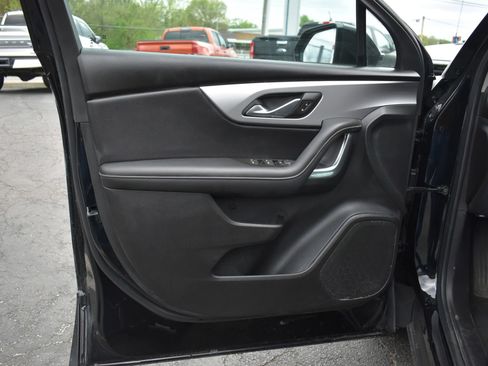 Used 2025 Chevrolet Blazer LT AWD/4WD image 12