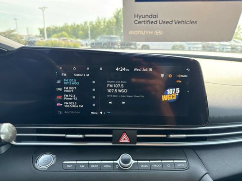 Certified 2025 Hyundai Elantra SEL FWD image 18
