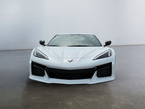 Used 2025 Chevrolet Corvette Z06 w/ Stealth Interior Trim Package RWD image 8