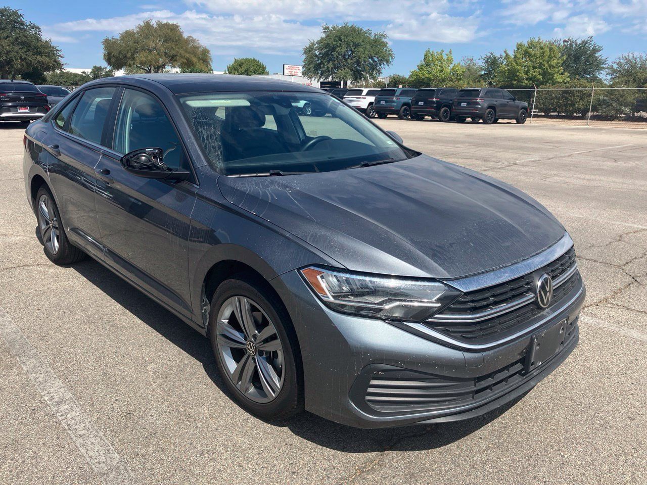 Used 2024 Volkswagen Jetta SE FWD image 3
