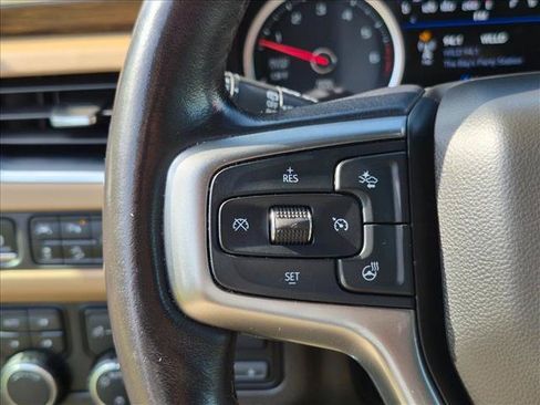 Used 2021 Chevrolet Tahoe Premier w/ Premium Package AWD/4WD image 11
