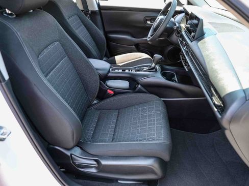 Certified 2024 Honda HR-V LX image 7