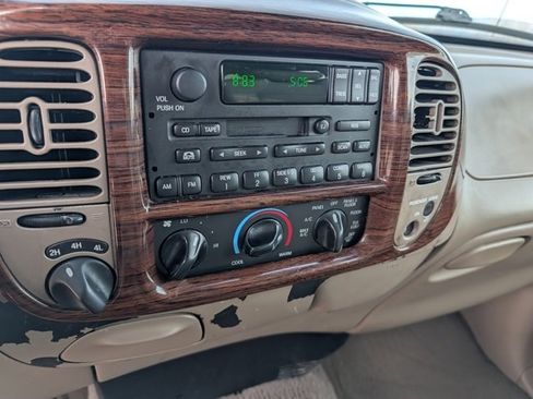 Used 2001 Ford F150 Lariat image 11