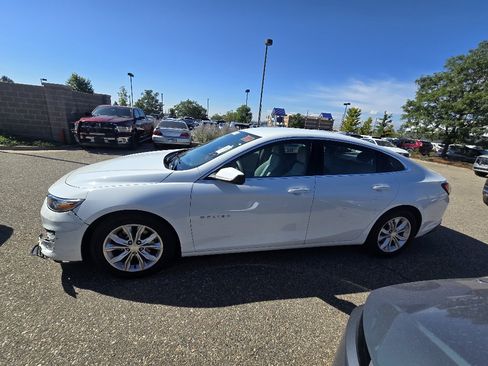 Used 2022 Chevrolet Malibu LT FWD image 2