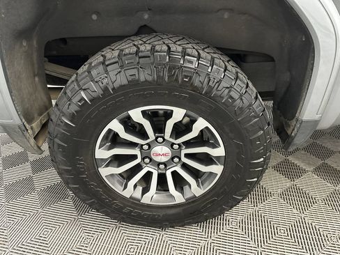 Used 2023 GMC Sierra 1500 AT4 w/ AT4 Premium Package AWD/4WD image 19