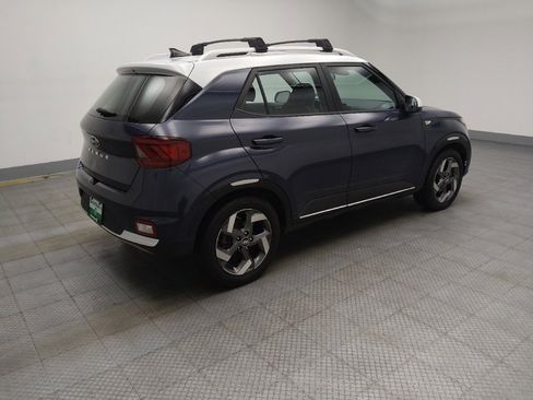 Used 2021 Hyundai Venue FWD image 10
