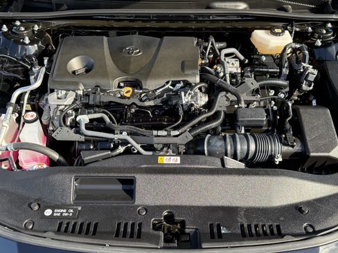 Used 2025 Toyota Camry SE w/ Convenience Package image 31