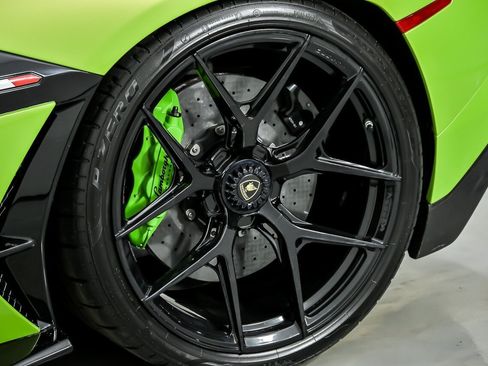 Used 2019 Lamborghini Aventador SVJ AWD/4WD image 21