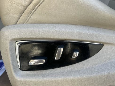 Used 2018 Cadillac Escalade Luxury image 10