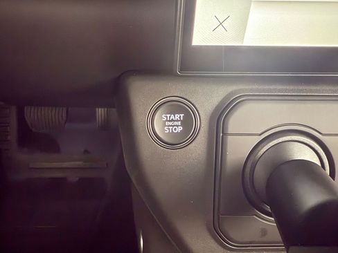 New 2026 Land Rover Defender 110 X-Dynamic SE AWD/4WD image 28