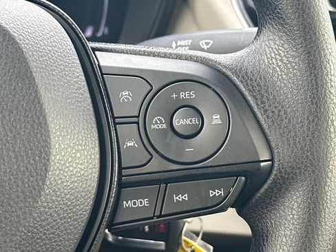Used 2026 Toyota Corolla LE FWD image 19