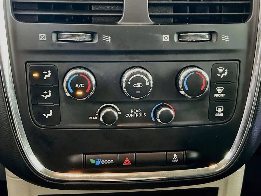 Used 2013 Dodge Grand Caravan SE FWD image 15