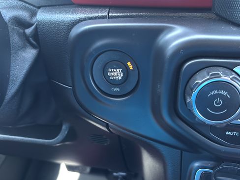 Used 2019 Jeep Wrangler Unlimited Rubicon AWD/4WD image 29