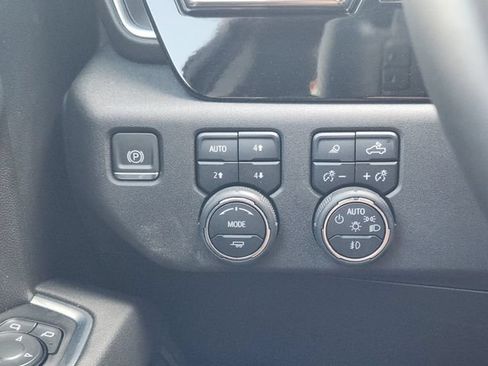 Used 2024 Chevrolet Silverado 1500 LTZ w/ LTZ Convenience Package II AWD/4WD image 23