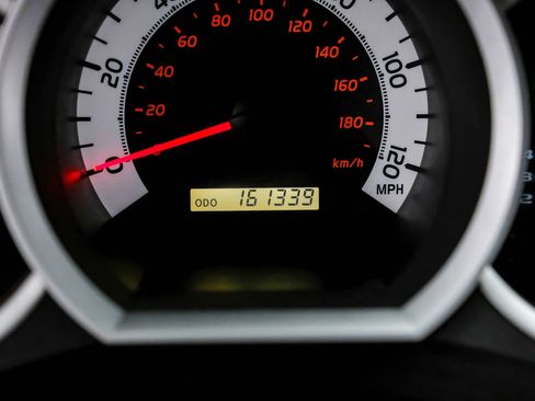 Used 2015 Toyota Tacoma PreRunner w/ TRD Sport Package image 19