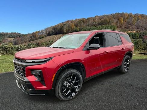 Used 2024 Chevrolet Traverse RS w/ LPO, Floor Liner Package image 3