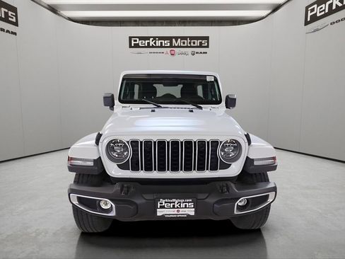 Used 2025 Jeep Wrangler Unlimited Sahara AWD/4WD image 8