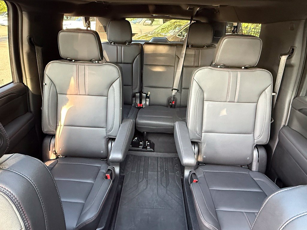 Used 2024 Chevrolet Suburban RST w/ Luxury Package AWD/4WD image 43