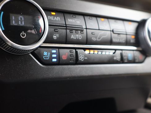 Used 2020 Ford Expedition Limited image 14