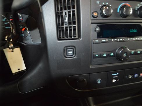 Used 2024 Chevrolet Express 2500 w/ Driver Convenience Package image 25