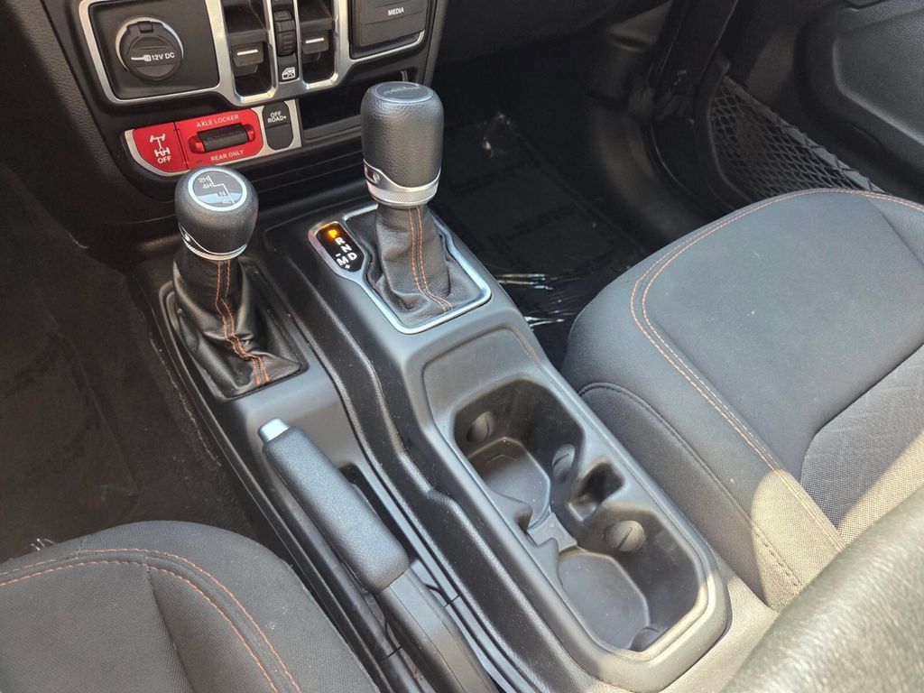 Used 2022 Jeep Gladiator Mojave w/ Trailer Tow Package AWD/4WD image 25