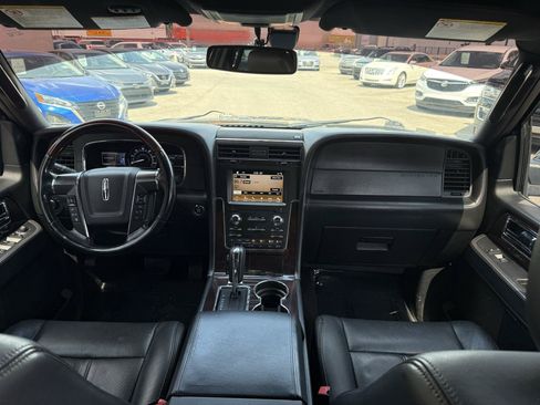 Used 2016 Lincoln Navigator Reserve AWD/4WD image 28