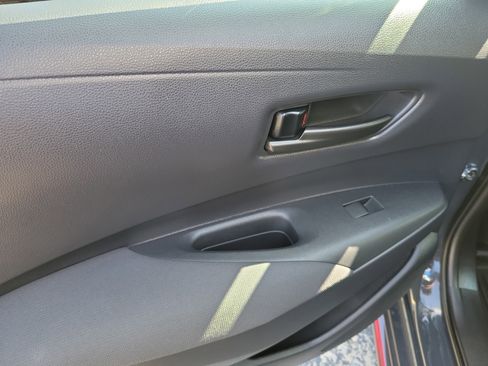 Used 2025 Toyota Corolla LE image 12