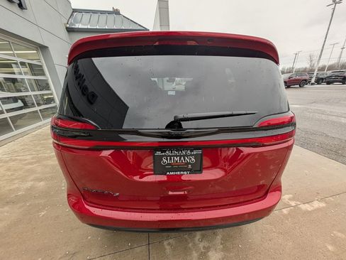 New 2026 Chrysler Pacifica Select w/ S Appearance Package image 11