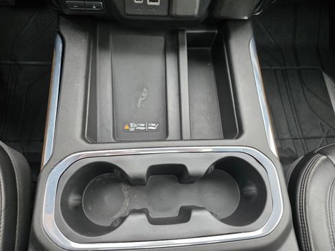 Used 2020 Chevrolet Silverado 1500 High Country w/ Technology Package AWD/4WD image 19