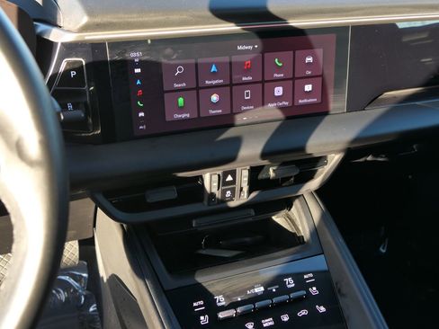 Used 2024 Porsche Macan 4 Electric image 19