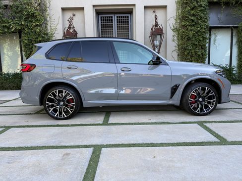 Used 2022 BMW X5 M w/ Competition Package 2 image 5