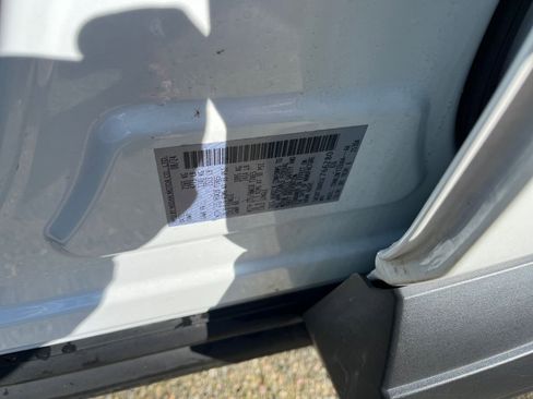 Used 2025 Nissan Rogue SV image 31