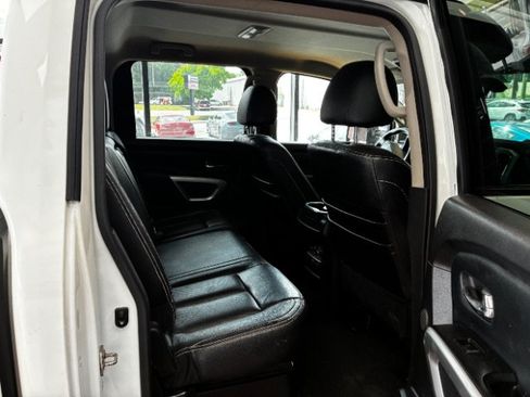 Used 2017 Nissan Titan PRO-4X w/ Pro-4x Convenience Package AWD/4WD image 24