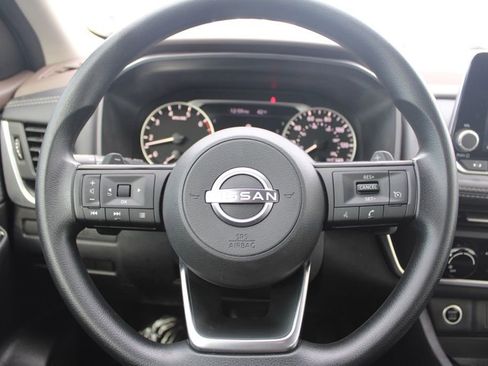Used 2023 Nissan Rogue S image 25