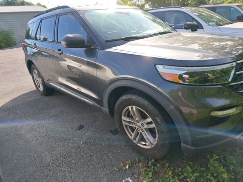 Used 2020 Ford Explorer XLT w/ Equipment Group 202A AWD/4WD image 5