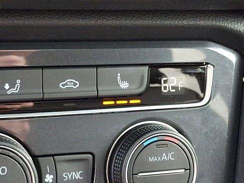 Certified 2020 Volkswagen Tiguan SEL w/ 3rd Row Seat Package image 30