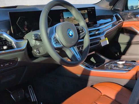 New 2026 BMW X5 xDrive50e image 3