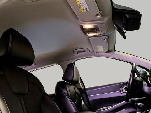 Used 2024 Kia Sorento S image 26