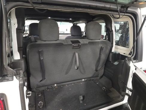 Used 2024 Jeep Wrangler Sport AWD/4WD image 12