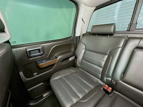 Used 2018 GMC Sierra 2500 Denali w/ Duramax Plus Package AWD/4WD image 12