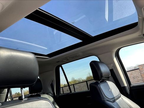 Used 2025 Ford Expedition Max Platinum image 13