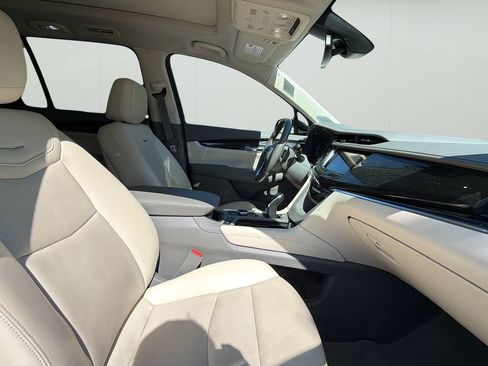 Used 2023 Cadillac XT6 Premium Luxury AWD/4WD image 36