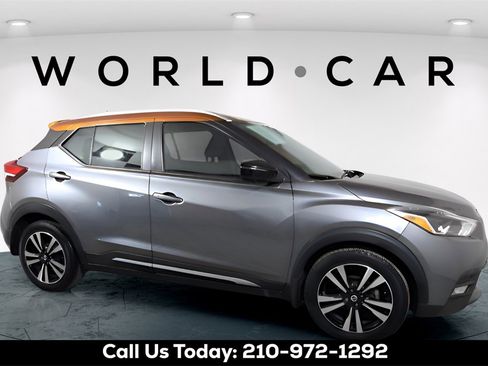 Used 2020 Nissan Kicks SR image 12